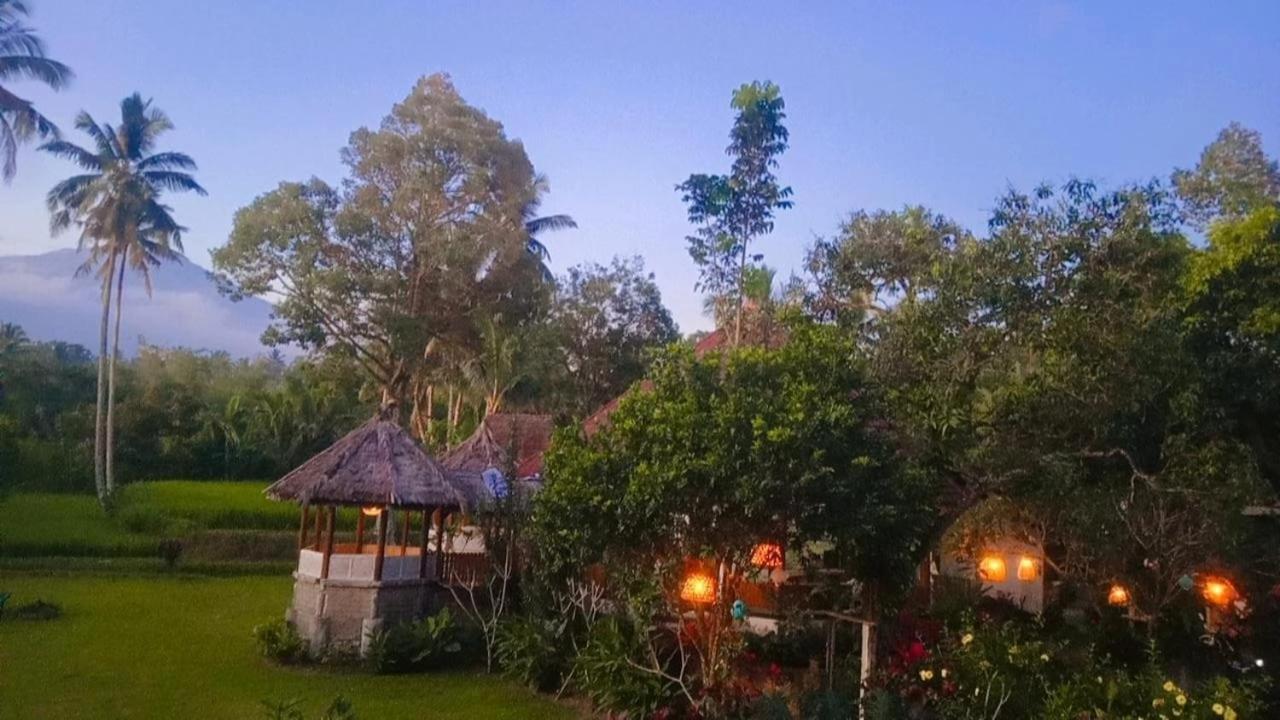 Hakiki Inn Bungalows Tetebatu Esterno foto